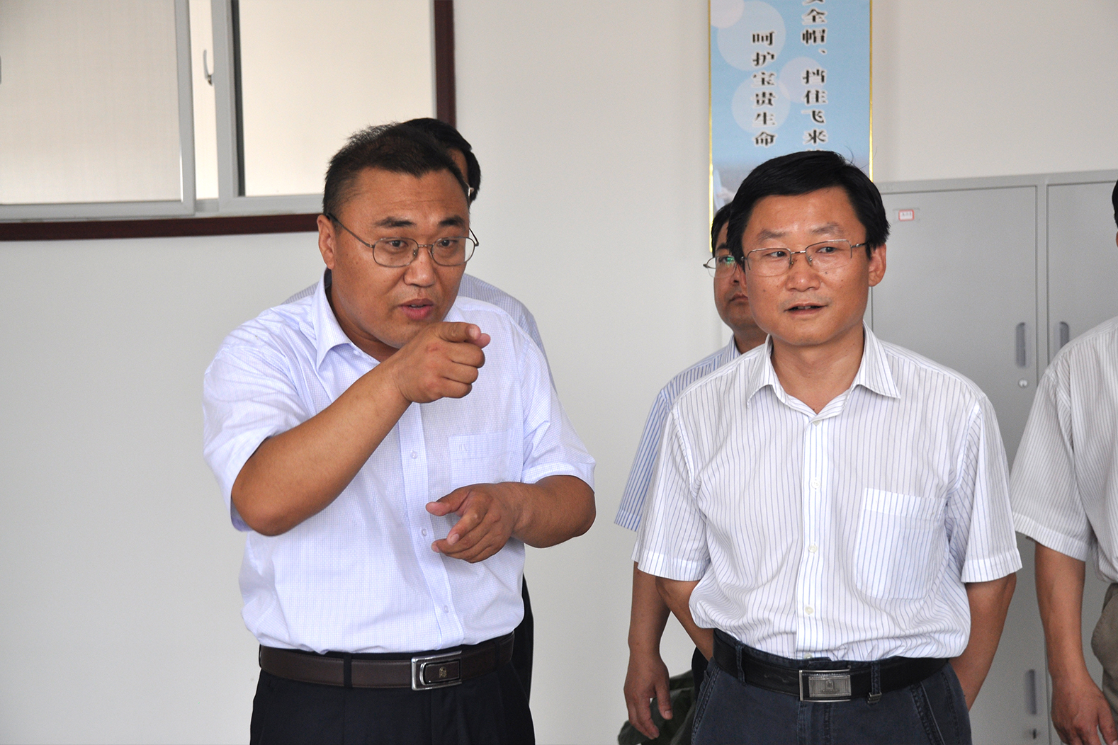 5、原廣饒縣委書記現(xiàn)東營市政法委書記田和友到公司視察指導.jpg
